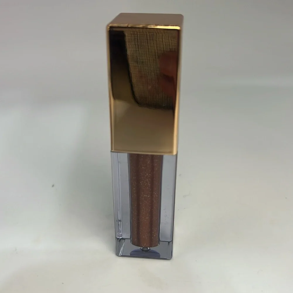 Manna Kadar Liquid Eyeshadow – Cosmic | Shimmering Long-Wear Eye Color